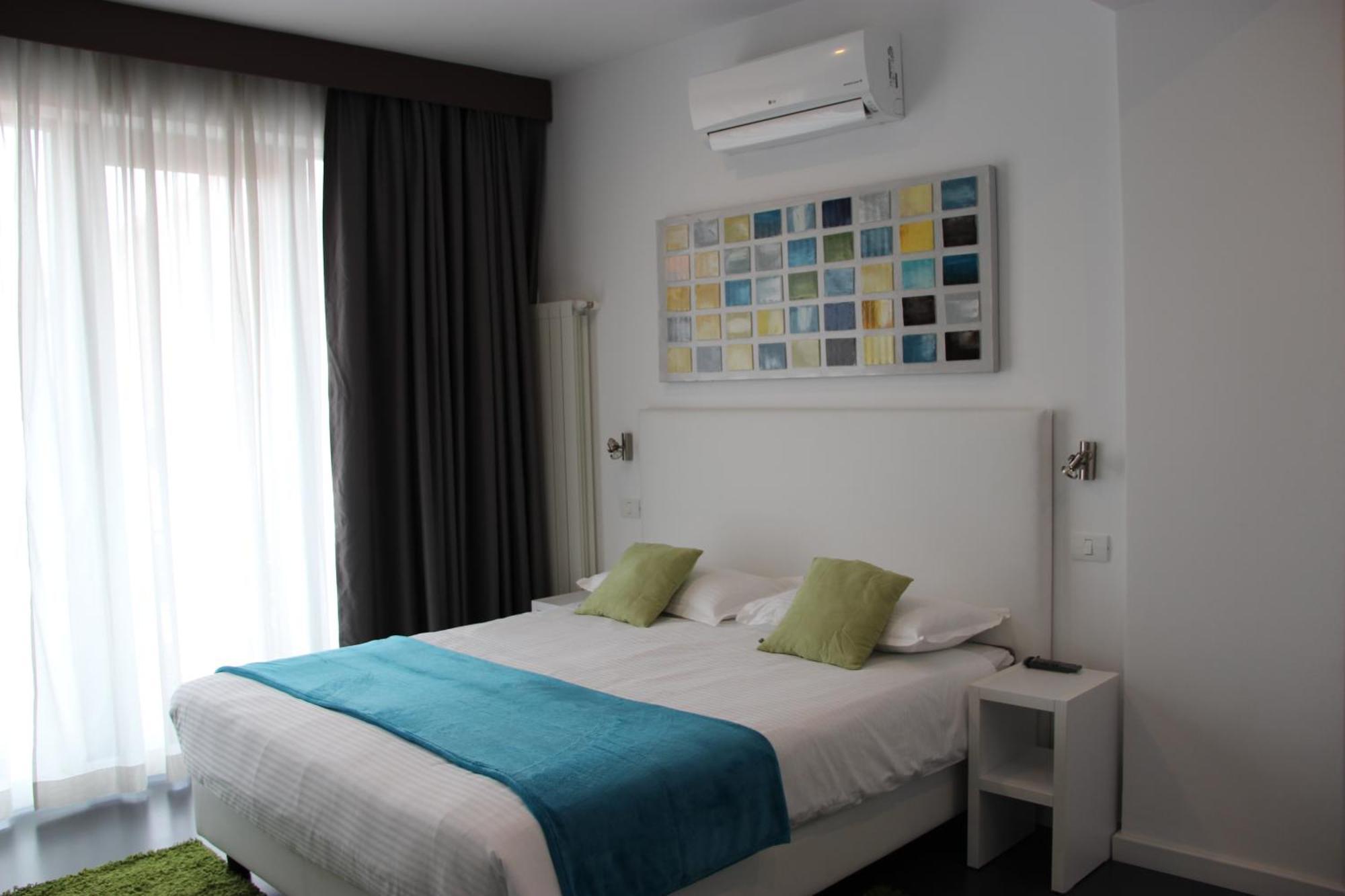 בוקרשט Living Aparthotel חדר תמונה
