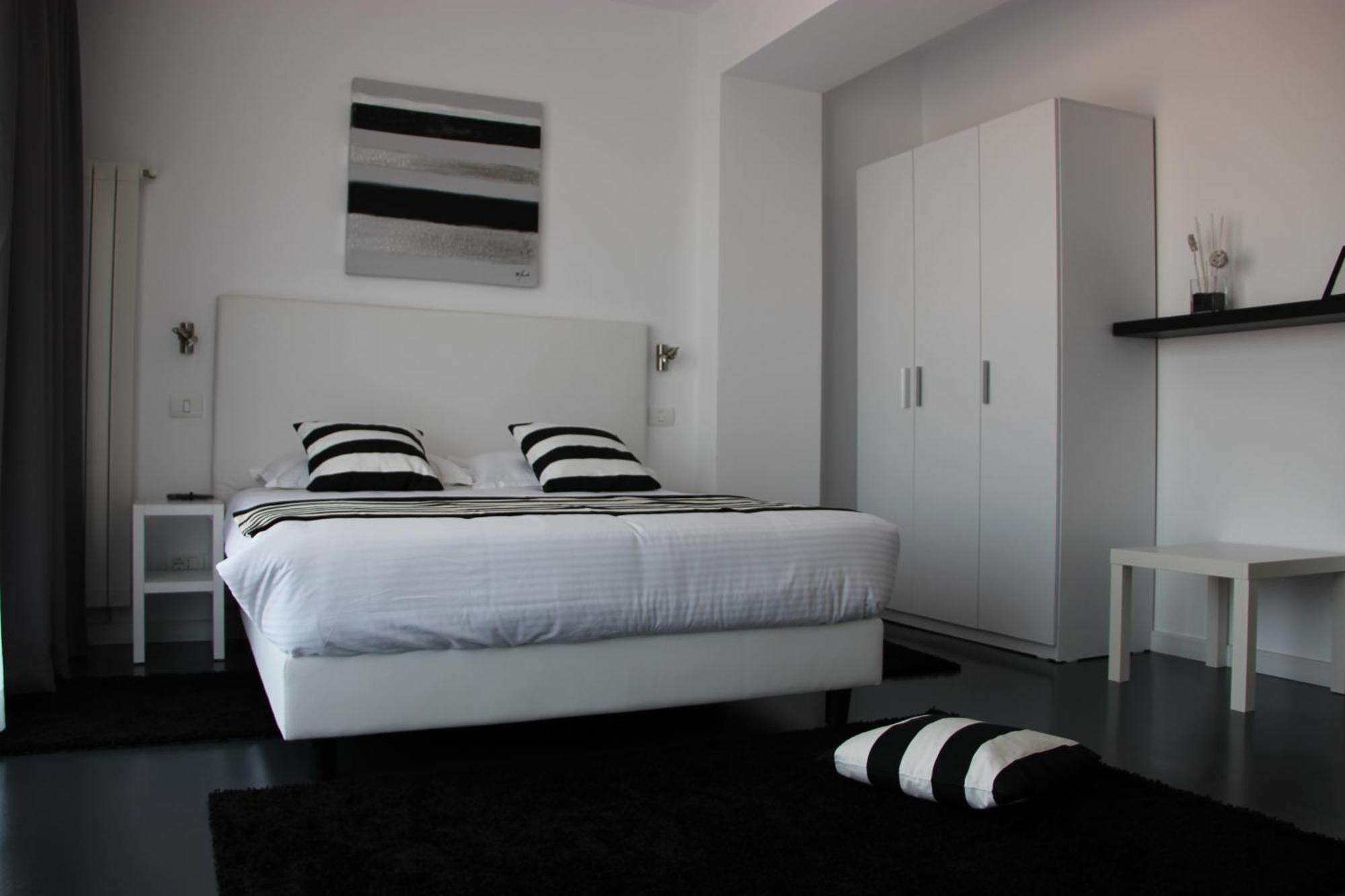 בוקרשט Living Aparthotel חדר תמונה