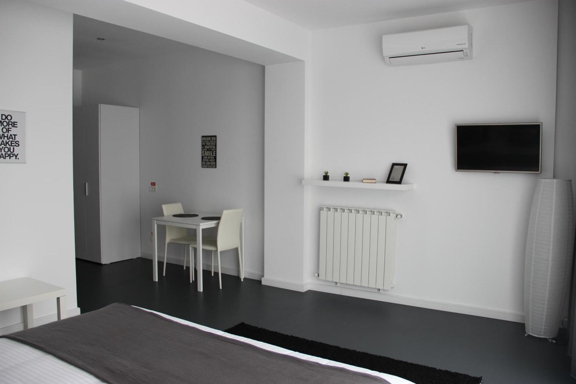 בוקרשט Living Aparthotel חדר תמונה