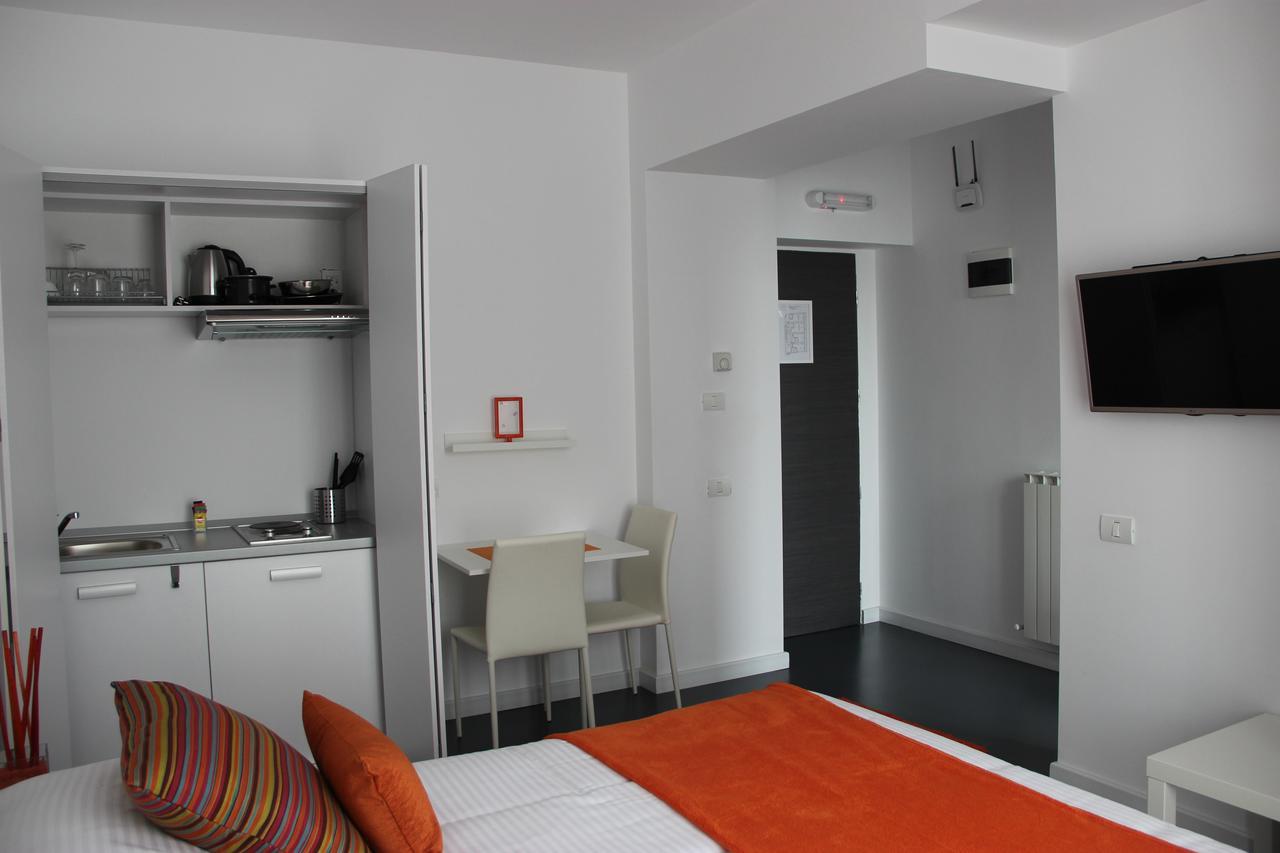 בוקרשט Living Aparthotel מראה חיצוני תמונה
